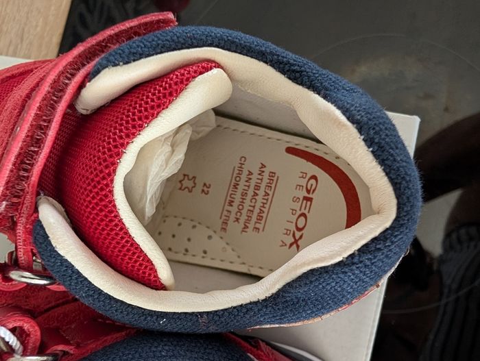 Baskets garçon. Taille 22. En cuir et autre. Neuf. Geox - photo numéro 3
