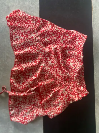 Jupe à fleur XS rouge - shein