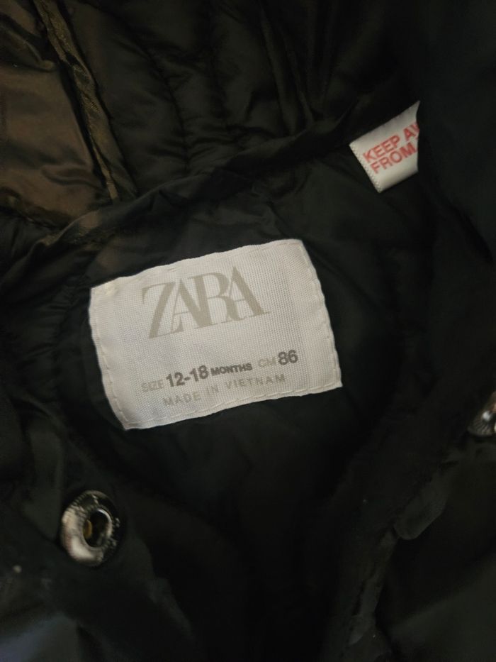 Manteau noir léger avec capuche ZARA 12-18 MOIS - photo numéro 3