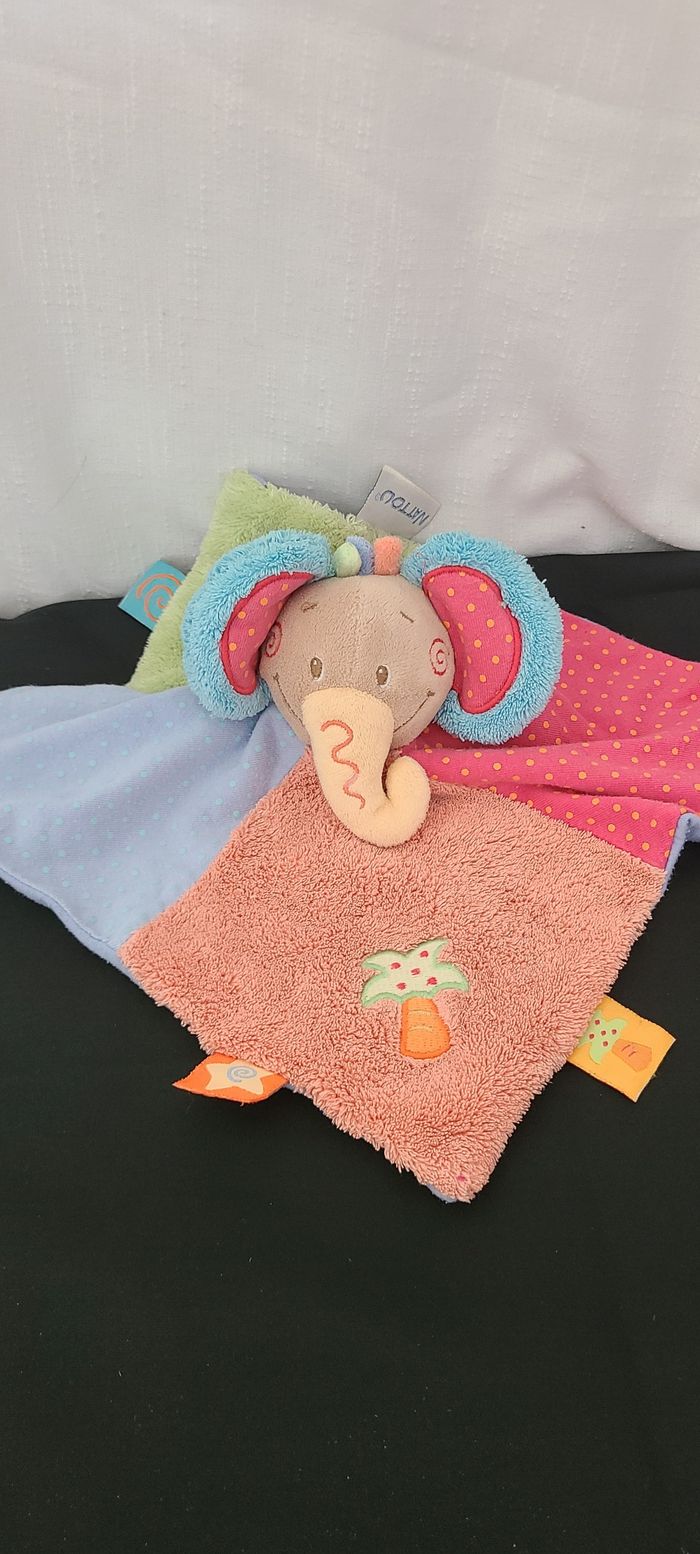 Eléphant NATTOU doudou carré plat orange et bleu vert rouge palmier - photo numéro 2