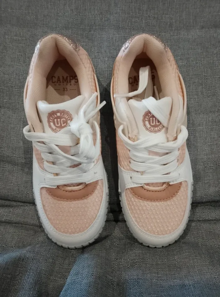 Chaussures neuves Baskets à lacets - Fille - 33 - photo numéro 2