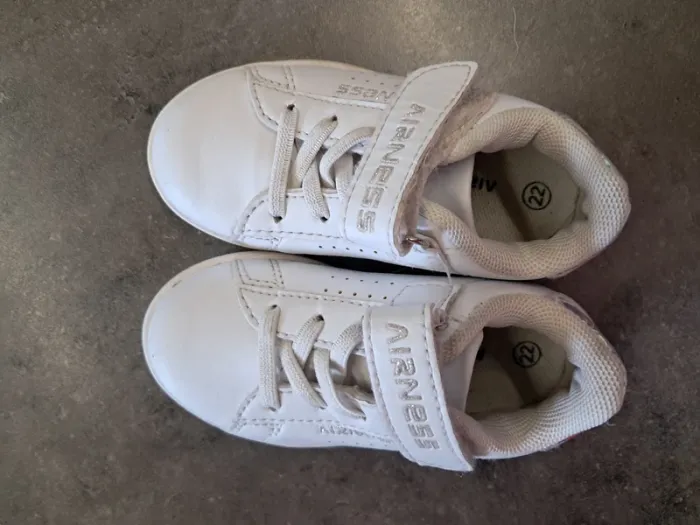 paire de baskets fille pointure 22 airness - photo numéro 2