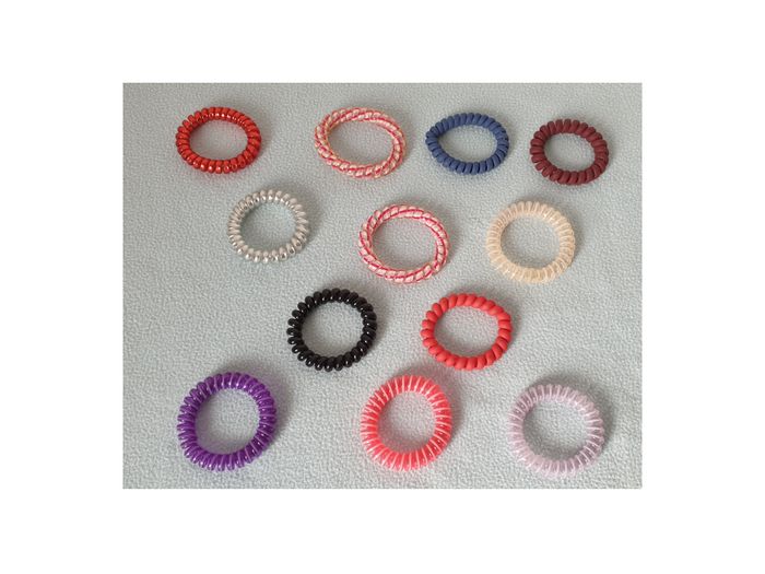 Lot élastiques ou bracelets.