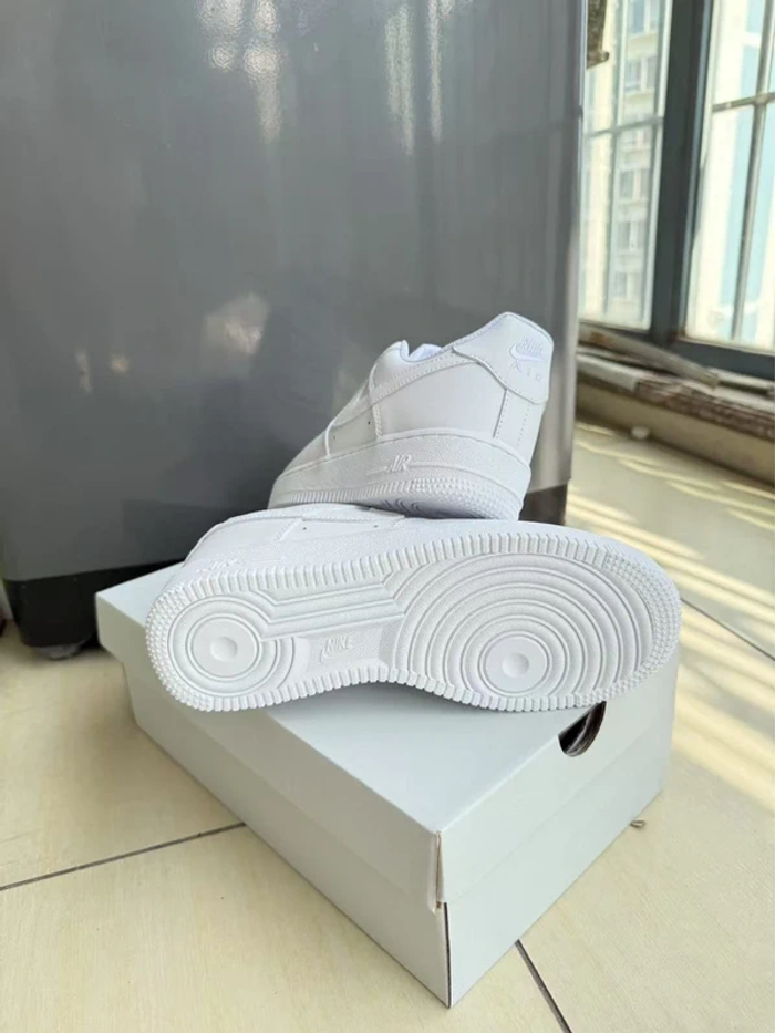 Nike Air Force 1 Low '07 Blanc 37.5 - photo numéro 6