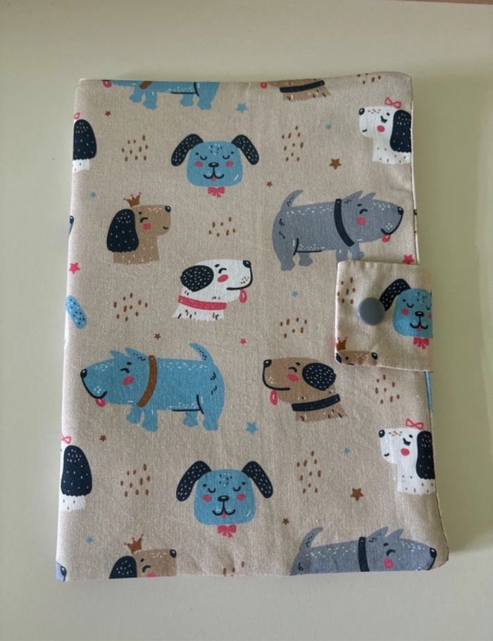 Protège carnet de santé thème Petits Chiens