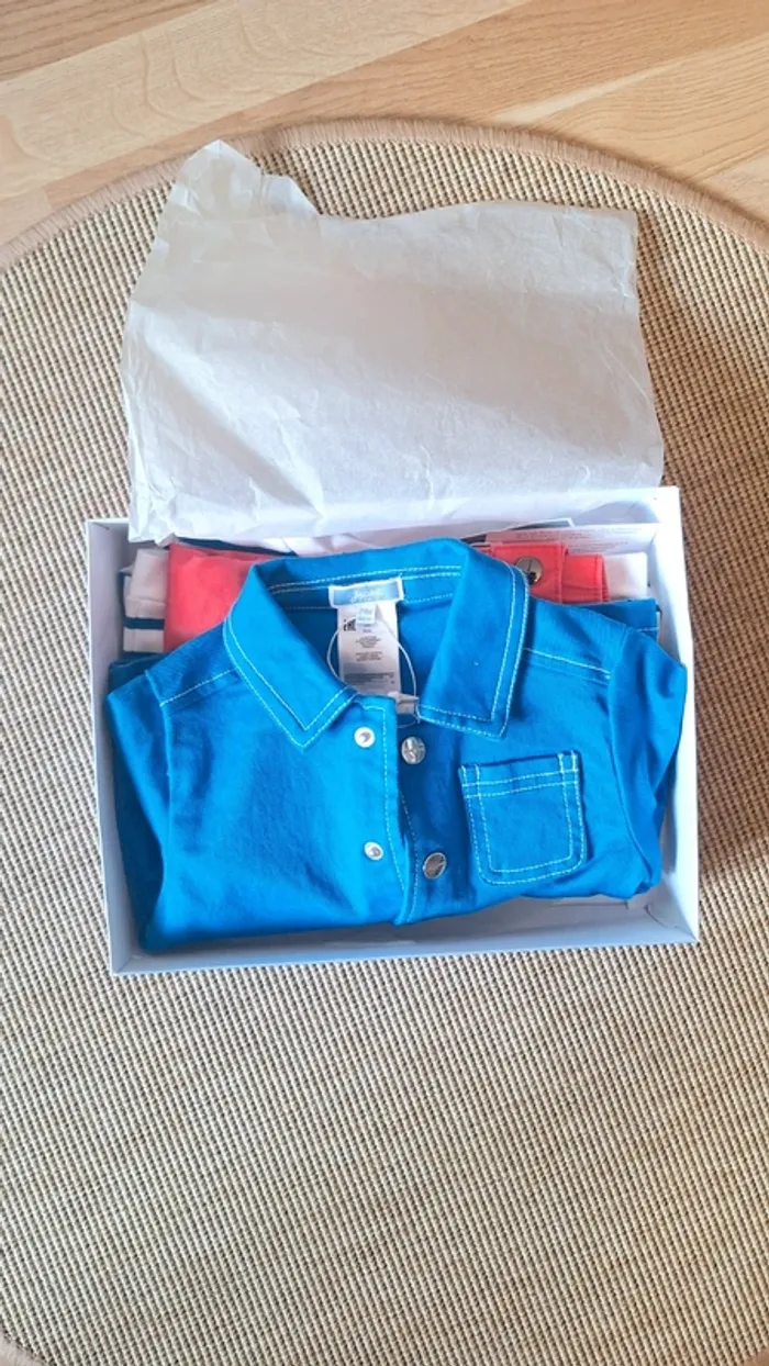 🎁 Coffret cadeau Jacadi 🎁  vêtements garçon en 2 ans - photo numéro 2