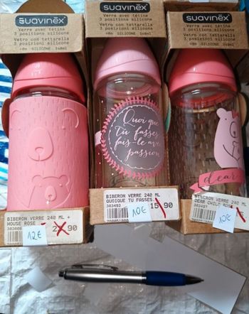 Lot de 3 biberons rose en verre de la marque Suavinex, neufs