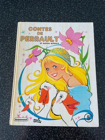 Livre vintage - Contes de Perrault et autres auteurs