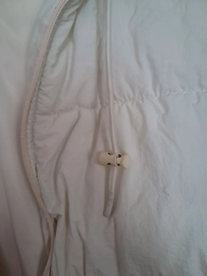 Doudoune sans manche à capuche Zara taille L 40 très bon état - photo numéro 3