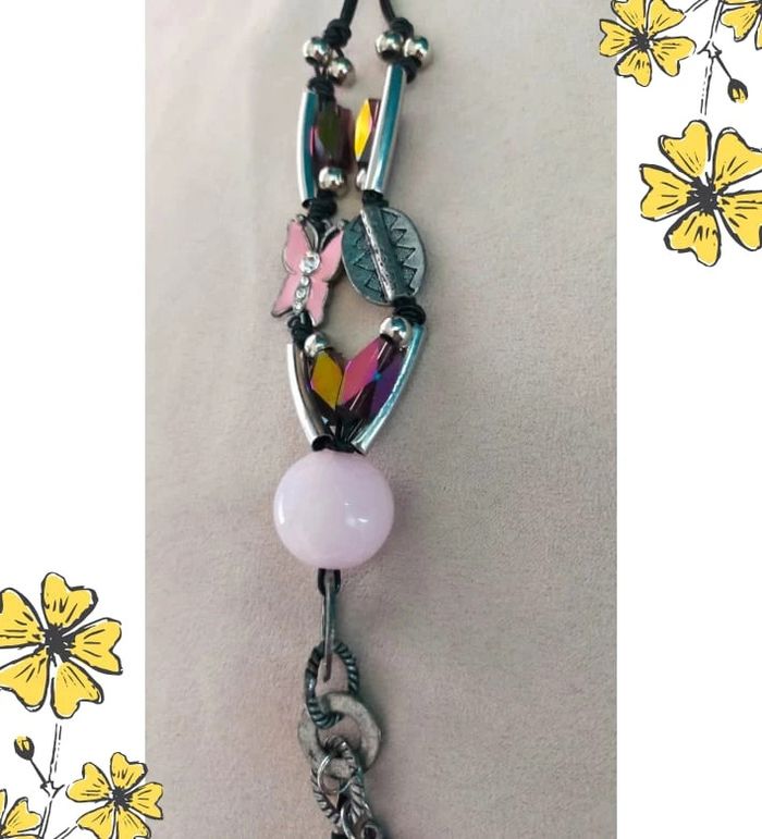 Collier Fantaisie Vintage – Pendentif Petite Fille & Pampilles Roses _ Collection Nuances de Rose - photo numéro 8