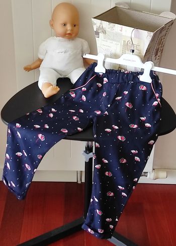 Pantalon léger fille 6 ans – motif fleuri – très bon état 🌸