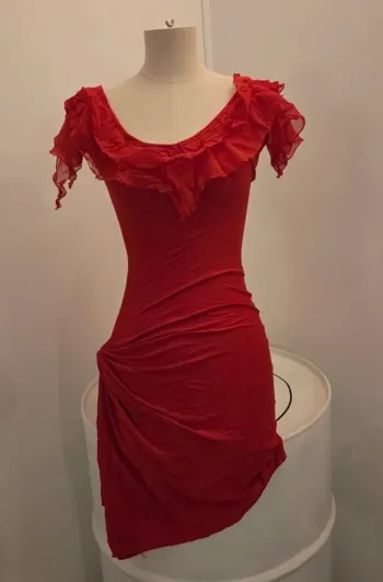 Robe rouge moulante asymétrique – Griffin – T. 36/38