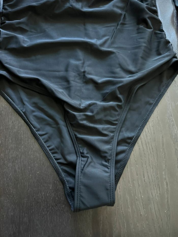 Maillot de bain 1 pièce dos nu - photo numéro 4
