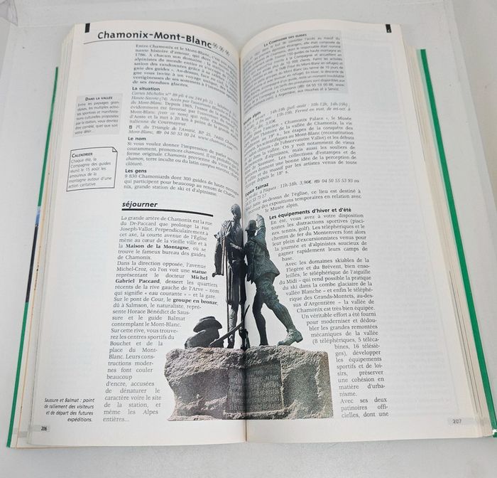"Le guide vert. Michelin. Alpes du Nord. Savoie Dauphiné".
446 pages.
ISBN : 2.06.030105.X - photo numéro 5
