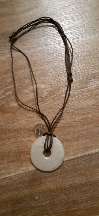 Collier pendentif avec cordon