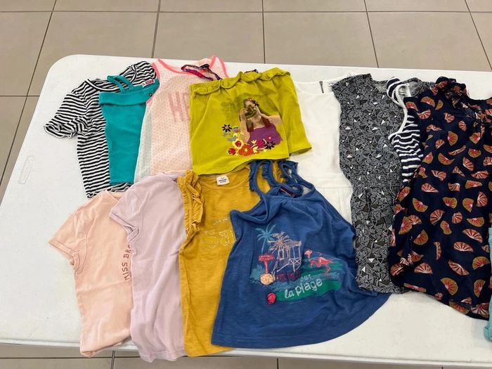 Lot de vêtements été fille 6 ans - photo numéro 2
