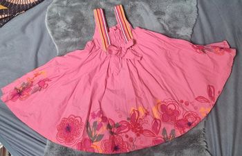 Jolie robe bretelles à fleurs 3 ans