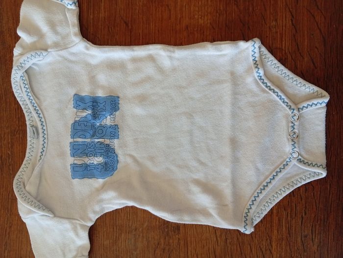 Lot de 8 bodies manches courtes taille 6 mois - photo numéro 3