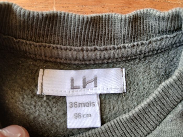 Deux sweats LH - photo numéro 5