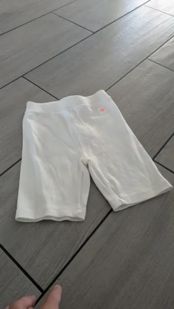 Short Zara taille 4ans