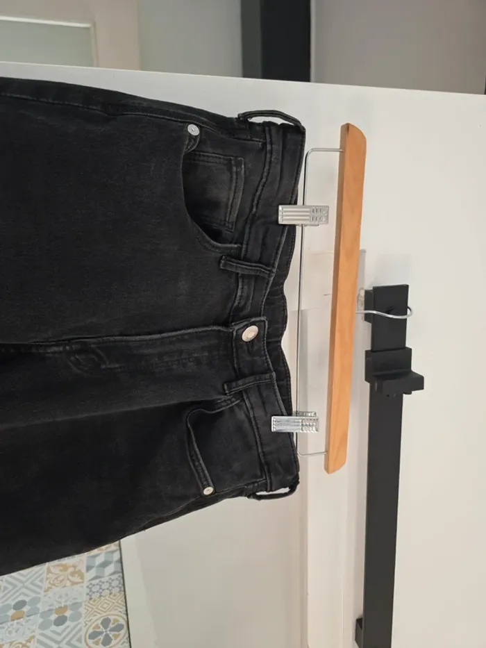 Jean noir H&M 14/15ans - photo numéro 2