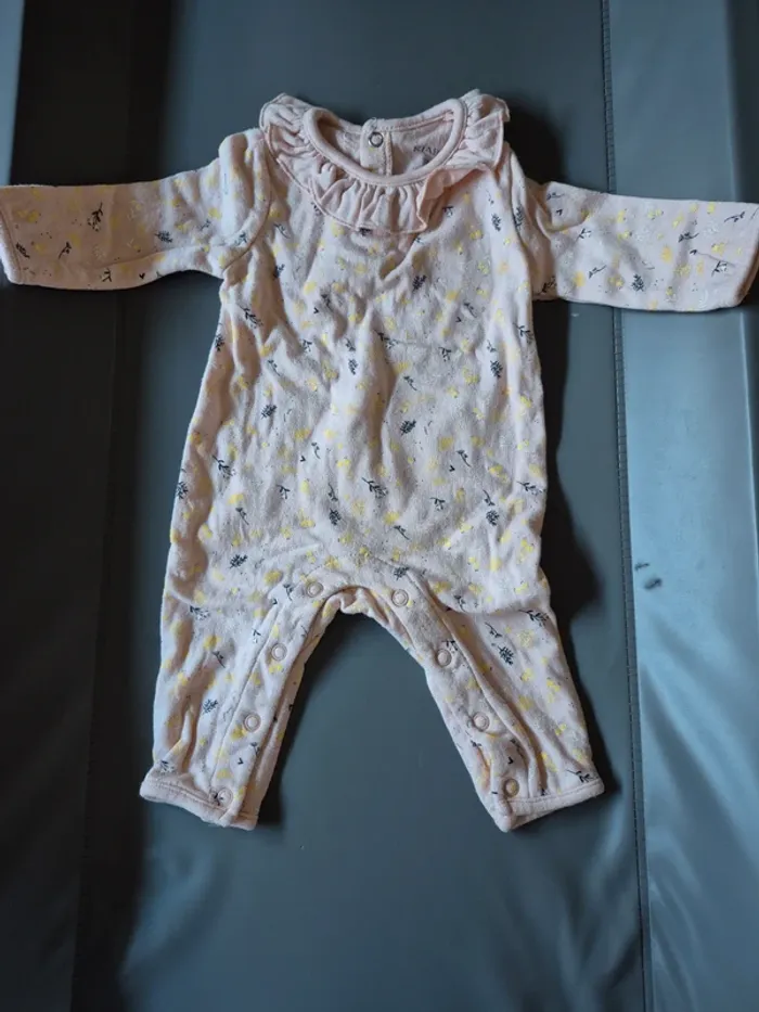 Pyjama sans pieds kiabi 3 mois 56/62 cm