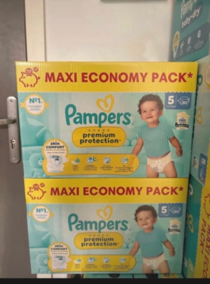 Deux cartons de Pampers