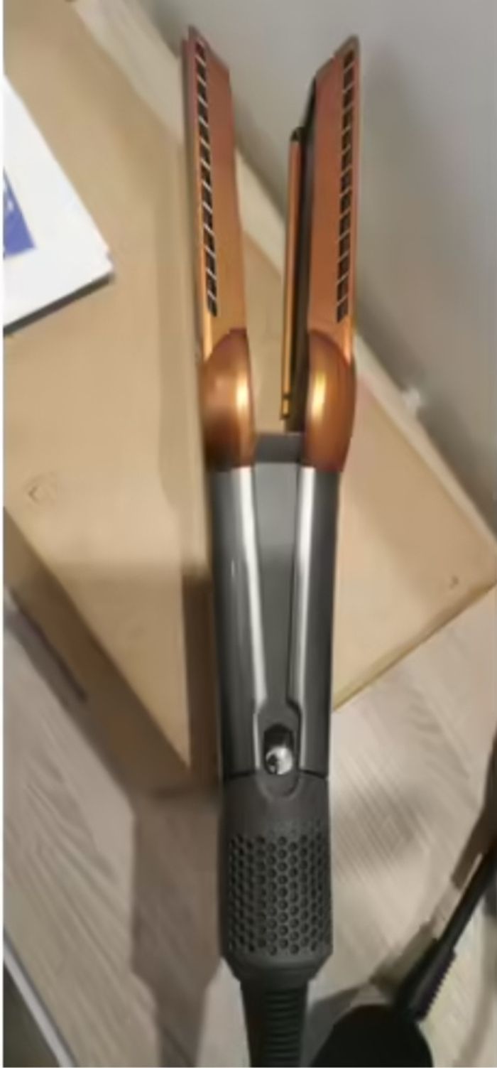 Dyson airstrait sous garantie - photo numéro 3