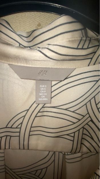 chemise blanche et noir