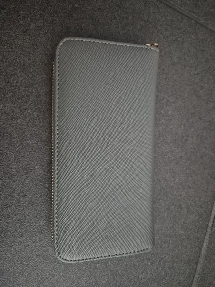Portefeuille gris