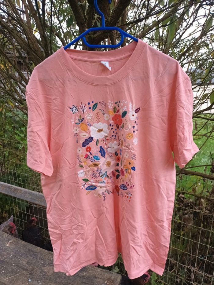 T shirst femme neuf taille xl