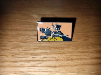 Pins batman qui gifle robin
