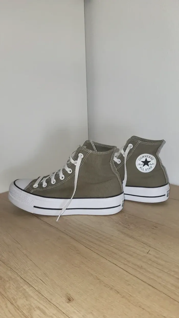 Converse montante Chuck Taylor plateforme - photo numéro 3
