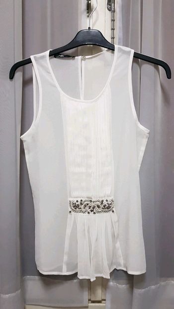 Top plissé motif en perles