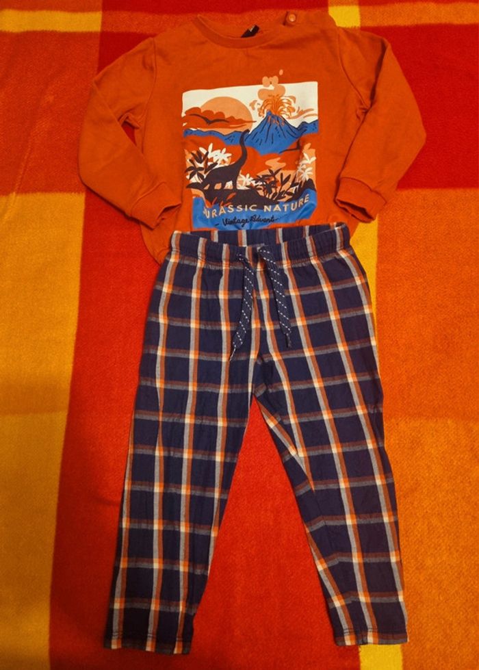 Pyjama état neuf