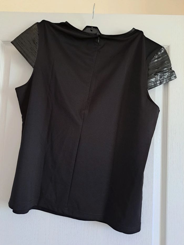 T-shirt 46/48 - photo numéro 2