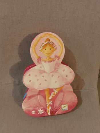 Puzzle 36 pièces Djeco la ballerine à la fleur