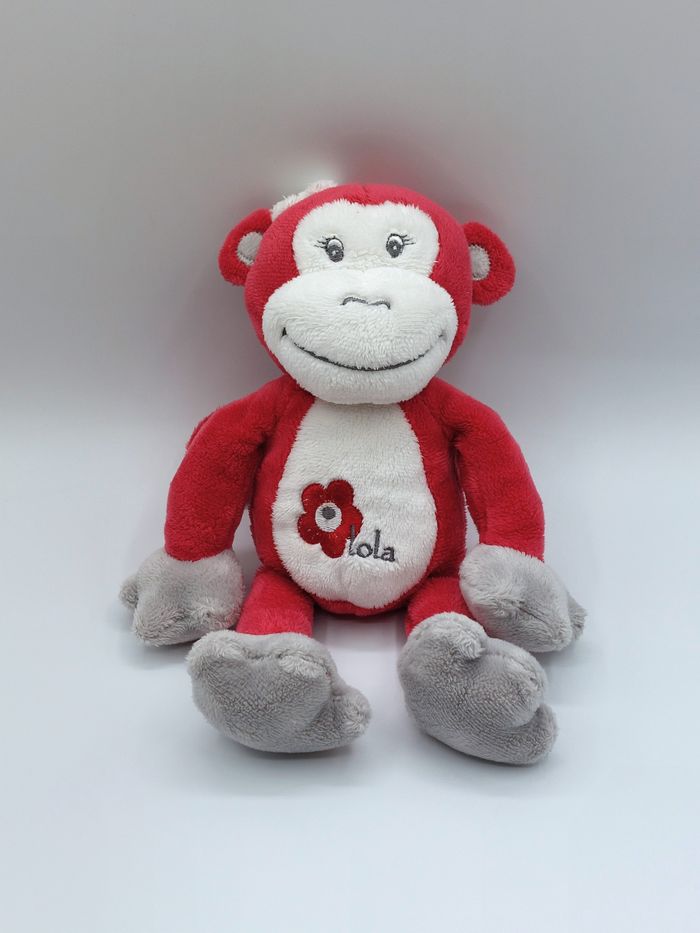 Doudou peluche singe fille rouge blanc pattes grises Arthur et Lola Bébisol