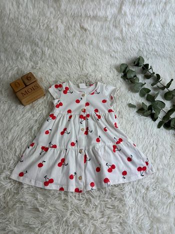 Robe H&M taille 4-6 mois