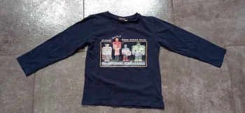 T-shirt Marvel taille 8 ans mais taille petit 
Bon état, les couleurs des motifs sont abîmés