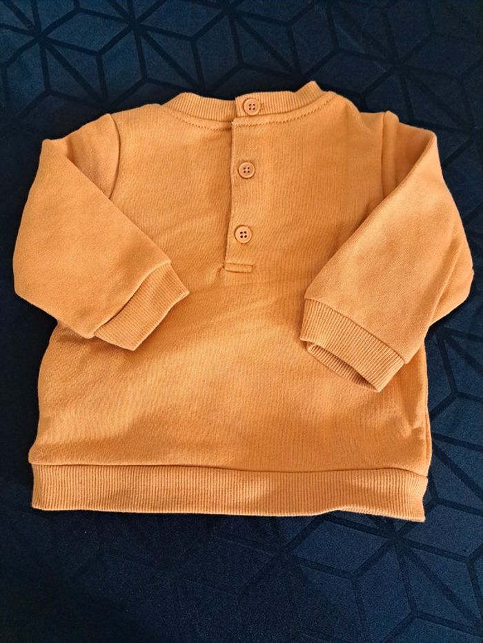 Sweat moutarde 6 mois - photo numéro 2