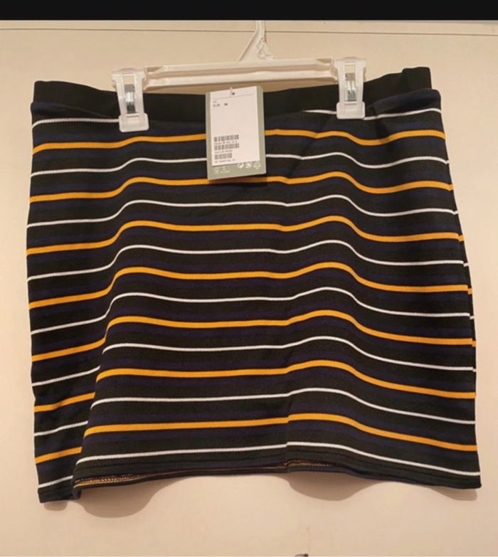 Jupe courte à rayures taille M neuve H&M