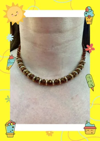 Collier de perles marron doré