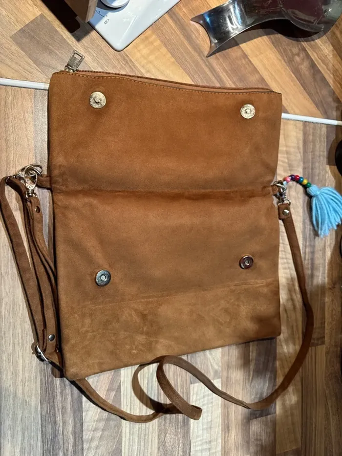 Sac pochette bandoulière broderies sequins zip daim - photo numéro 2