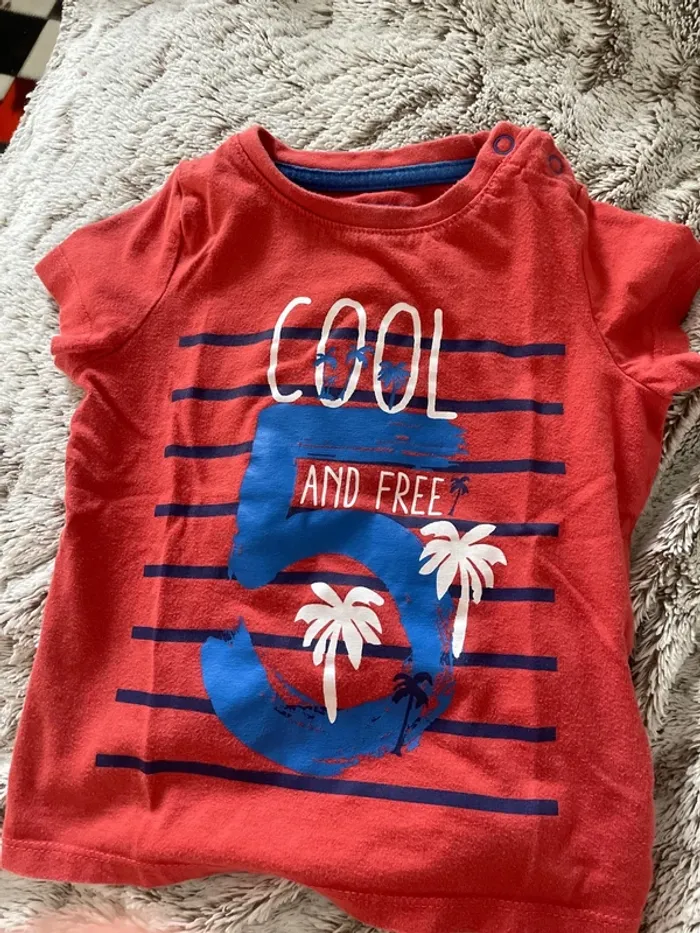 T-shirt bouton pression épaule