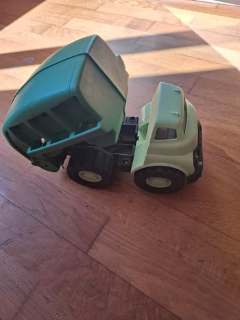 Camion enfant en très bon état
