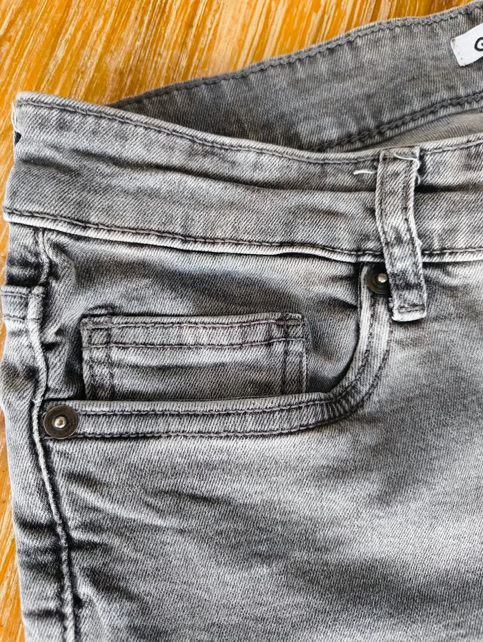 Jean Garçon/Ado GÉMO Gris Délavé Taille 36 (Slim/Coupe Droite) - photo numéro 3