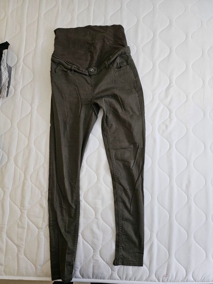 Lot de pantalons et soutien-gorge maternité - photo numéro 10