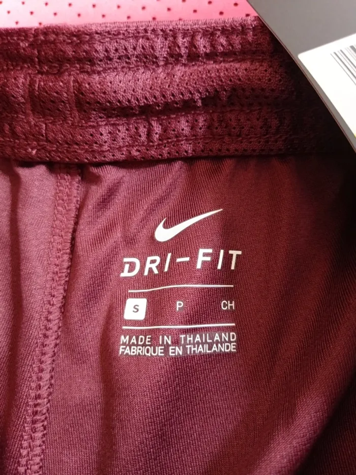 Short de foot FC Barcelone, Nike Authentique Officiel taille Adulte S Homme, Neuf - photo numéro 8