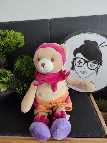 doudou peluche baby nat ours orange jaune violet fushia étoiles bonnet  DD003282